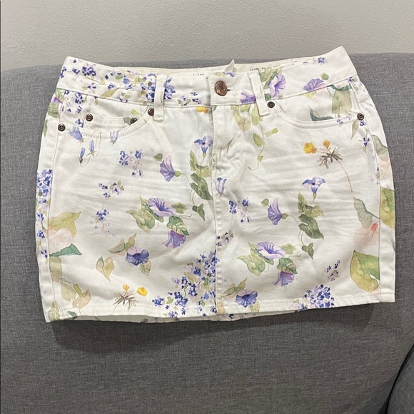 H&M Dresses & Skirts - Floral denim mini Skirt